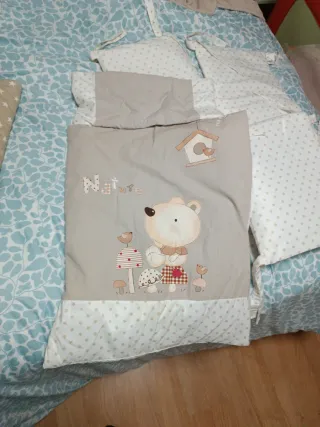Colcha y chichonera infantil con edredón