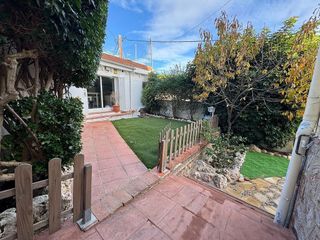 Chalet en alquiler en Montmar en Castelldefels