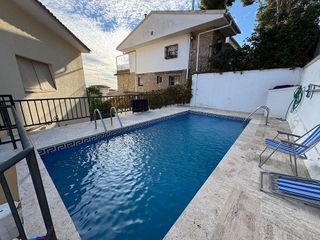 Chalet en alquiler en Montmar en Castelldefels