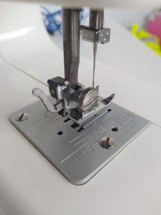 Máquina de coser IKEA SY