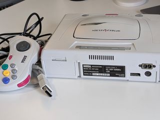 Sega Saturn Model 2 Japonesa con mando