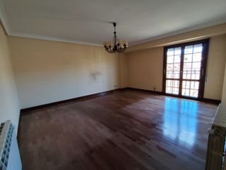 VIVIENDA EN PLAZA URDANIBIA