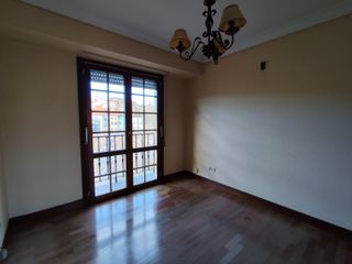 VIVIENDA EN PLAZA URDANIBIA