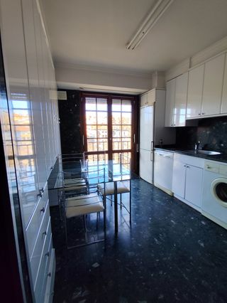 VIVIENDA EN PLAZA URDANIBIA