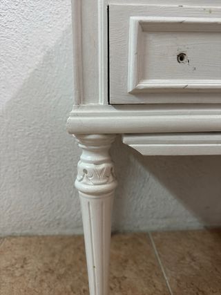 Mesita de noche vintage madera recalo cuadro