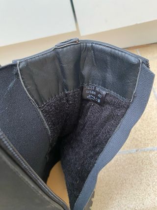 Botas negras piel sintética talla 40