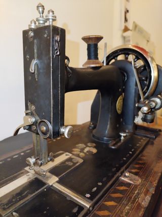 Máquina de coser antigua Bielefeld