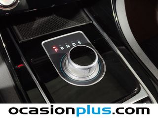 Jaguar XE 2.0 Diesel Pure RWD Auto 132 kW (180 CV)