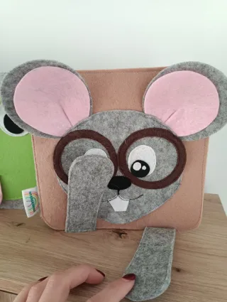 Libro de aprendizaje de fieltro