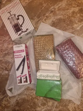 Lote de artículos de regalo y cuidado personal