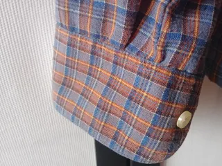 Camisa a cuadros marrón y gris