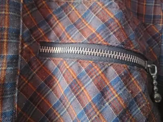 Camisa a cuadros marrón y gris