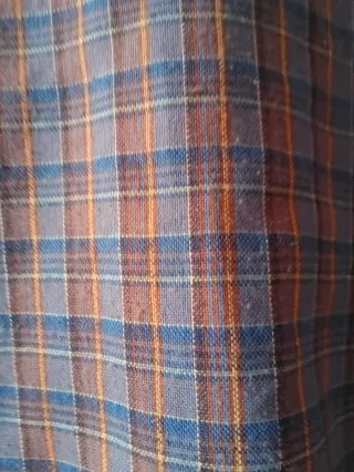 Camisa a cuadros marrón y gris