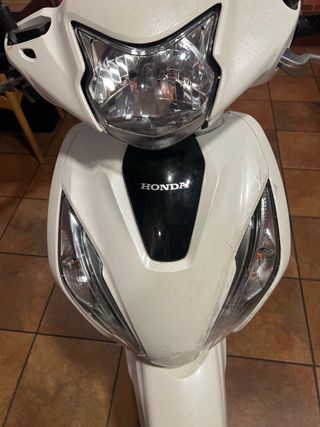 Cubierta gris y blanca ( Nuevo Nuevo )