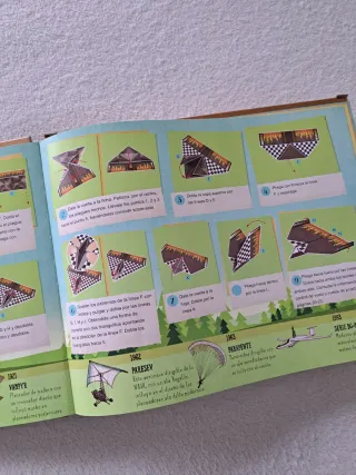 Libro "Máquinas Voladoras" para niños
