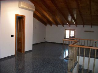 Casa adosada en alquiler en Les Arenes - La Grípia  Can Montllor en Terrassa