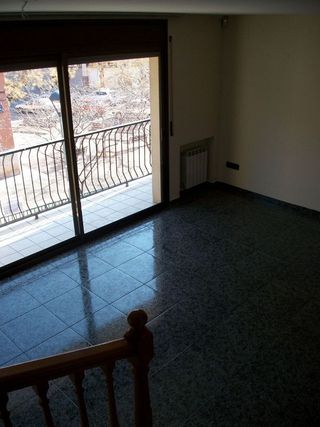 Casa adosada en alquiler en Les Arenes - La Grípia  Can Montllor en Terrassa