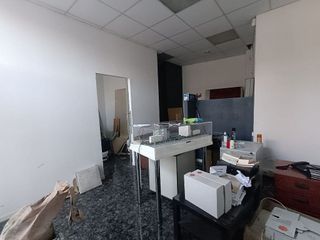 Local comercial en alquiler en Pubilla Cases en Hospitalet de Llobregat, L´