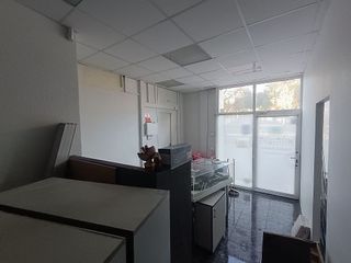 Local comercial en alquiler en Pubilla Cases en Hospitalet de Llobregat, L´