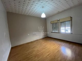 Chalet en alquiler en Os Mallos - San Cristóbal en Coruña (A)