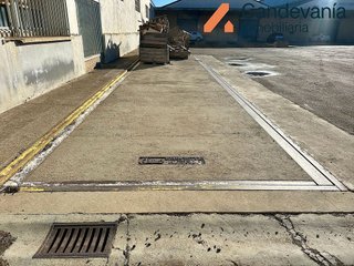 Nave industrial en venta en Zuera