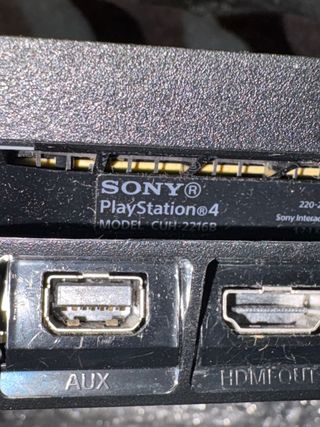 PS4 Slim 1TB + Mando + 3 Juegos + Caja