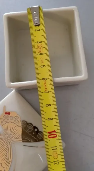 Scatoletta ceramica decorata farfalla