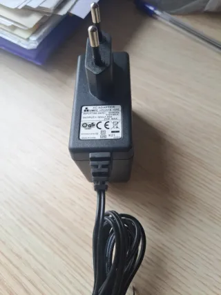 Fuente Alimentación UMEC UPO251B-15PE 15V 1.66A