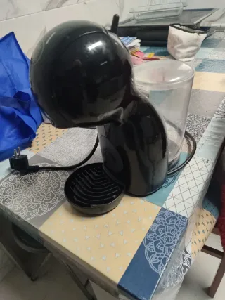 Cafetera Dolce Gusto Negra