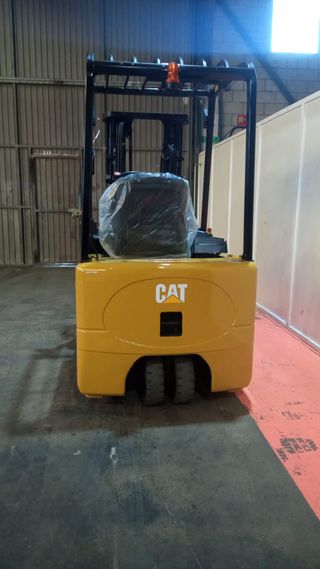 Carretilla Elevadora Eléctrica CAT. EP16KT