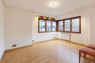 Piso en alquiler en Centro en Gijón