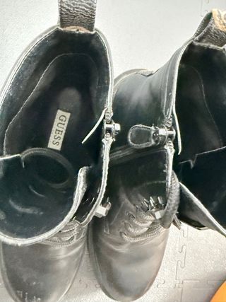 Botines Guess Negros con Plataforma