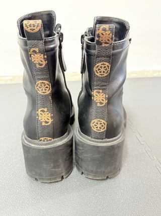 Botines Guess Negros con Plataforma