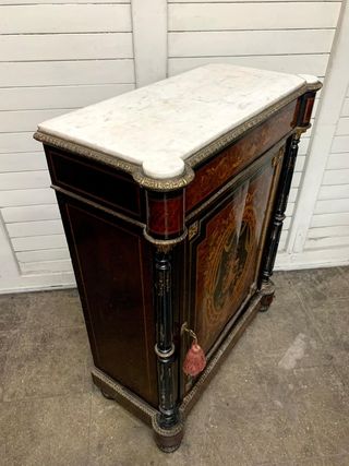 Mueble Napoleón a restaurar.