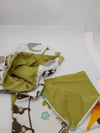 Amazon Basics 2 piezas Cama de microfibra Funda nórdica, infantil, funda de edredón de 100 x 135 cm y 1 funda de almohada de 40