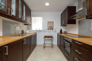 Piso en venta en Los Naranjos - Las Brisas en Marbella