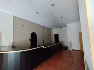 Local comercial en venta en Villena