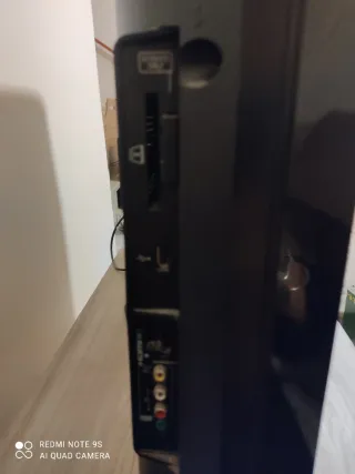 TV Sony 48 pollici nera con glitter blu