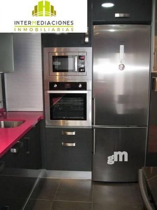 Casa adosada en alquiler en Hermanos Falcó - Sepulcro Bolera en Albacete