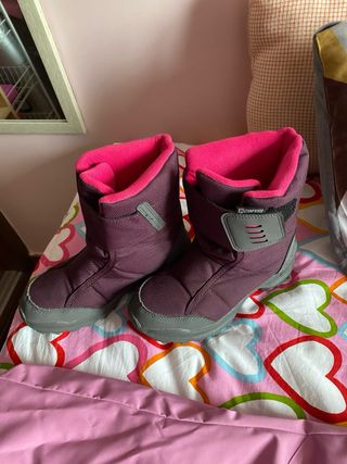 Giacchetta, pantaloni e scarponi da sci per bambina