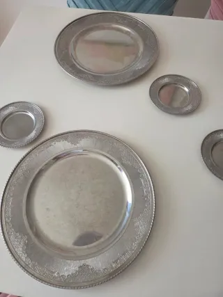 Juego de 4 bajoplatos plateados