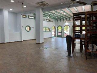 Local comercial en alquiler en Centre en Roses