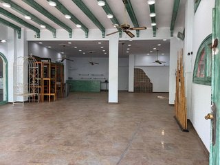 Local comercial en alquiler en Centre en Roses
