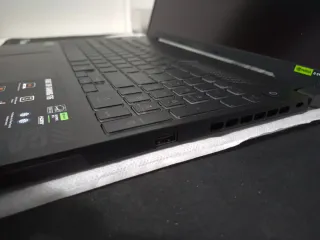 Portátil Gaming ASUS F16