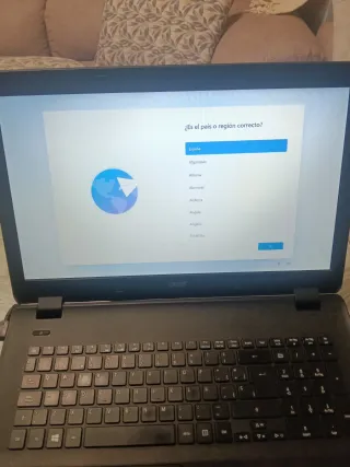 Portátil Acer Aspire E 17 (batería a cambiar)