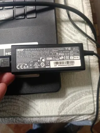 Portátil Acer Aspire E 17 (batería a cambiar)