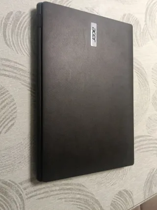 Portátil Acer Aspire E 17 (batería a cambiar)