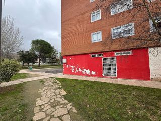 Local comercial en alquiler en Ave María en Palencia