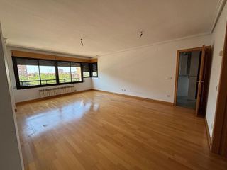 Piso en venta en Pº Zorrilla - Cuatro de Marzo en Valladolid