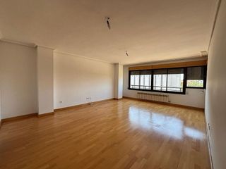Piso en venta en Pº Zorrilla - Cuatro de Marzo en Valladolid